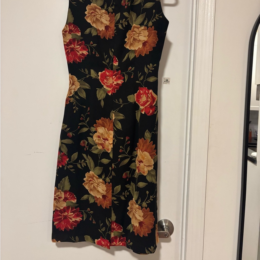 FLATTERING Floral Black Minidress - Picture 2 of 7